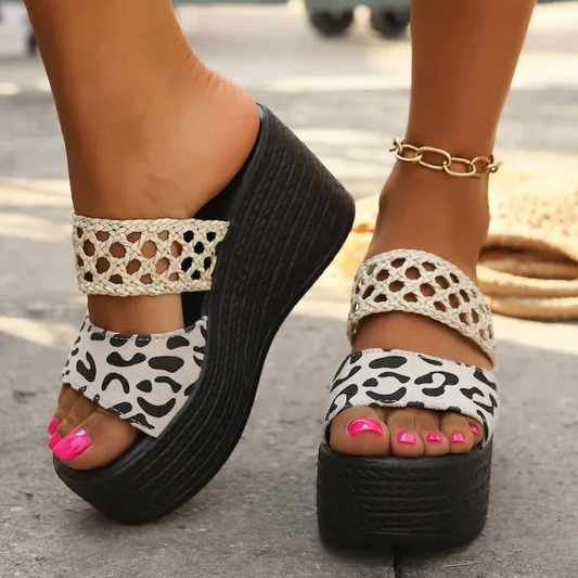 Solara Wedge