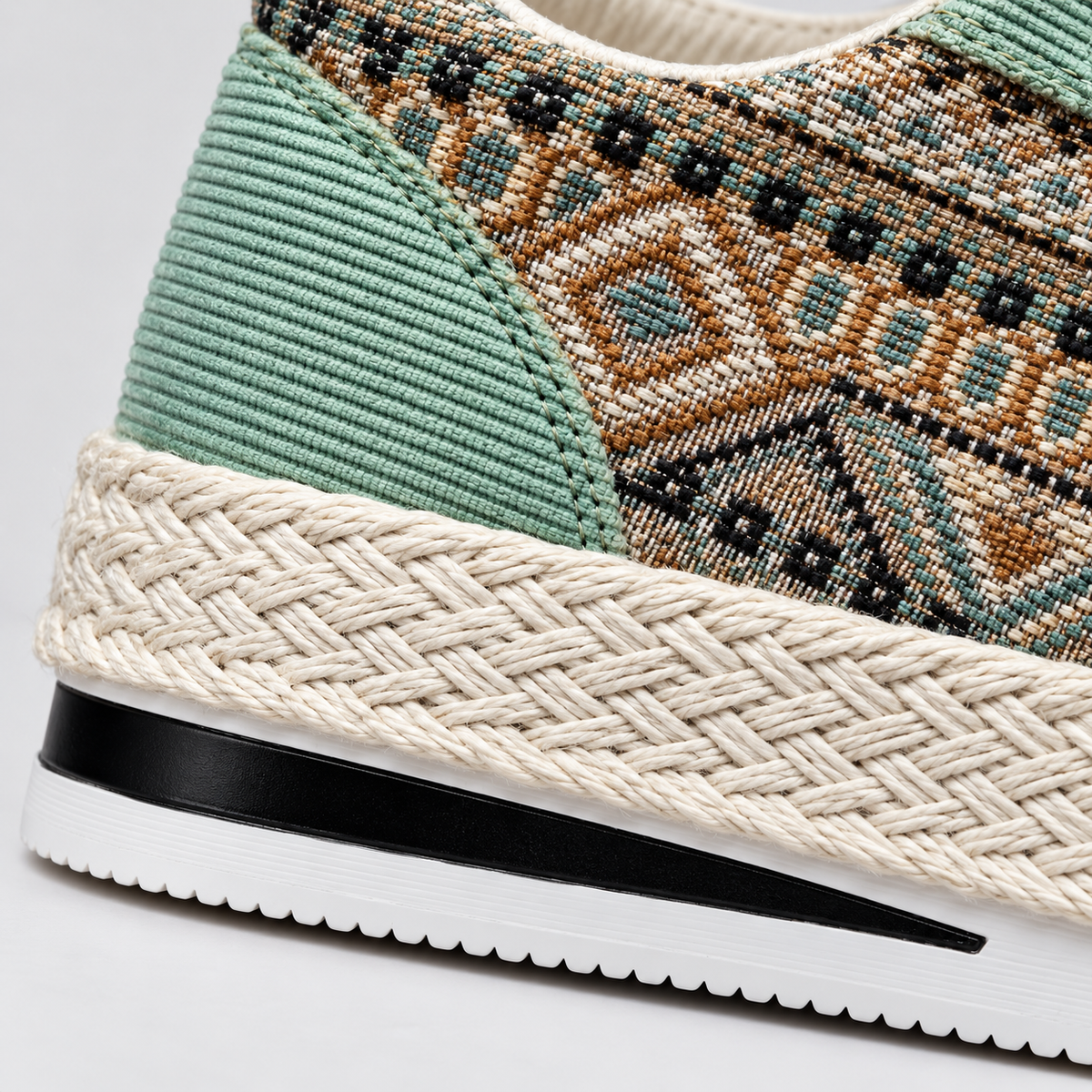 Oliver Canvas Sneakers